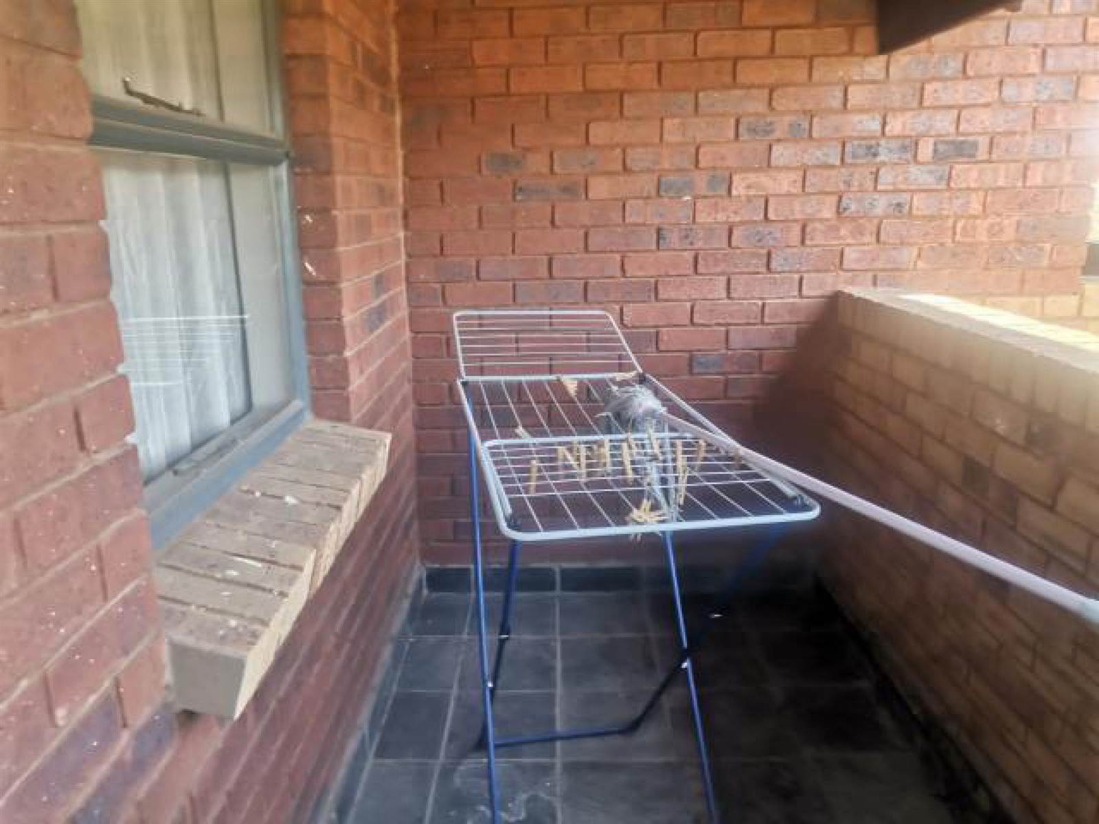 2 Bed Townhouse in Glenvista photo number 9