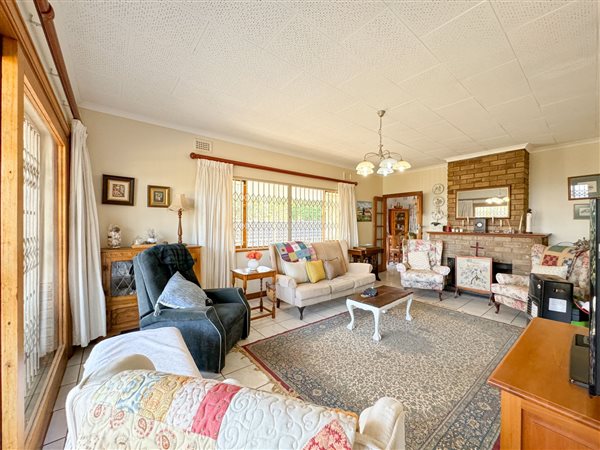 4 Bedroom House 4 Bedroom House