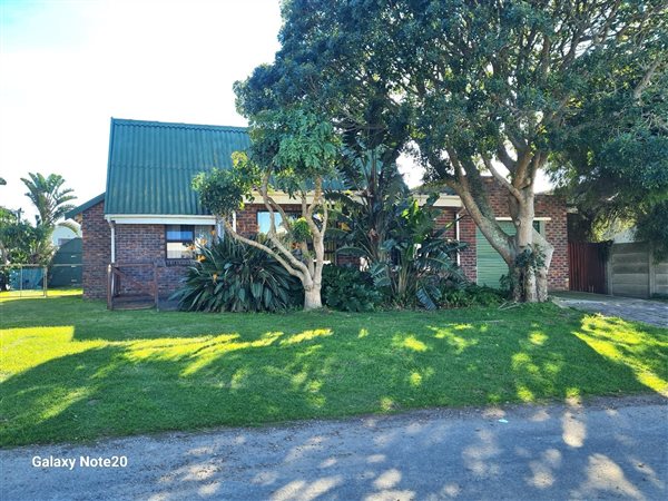 4 Bedroom House 4 Bedroom House