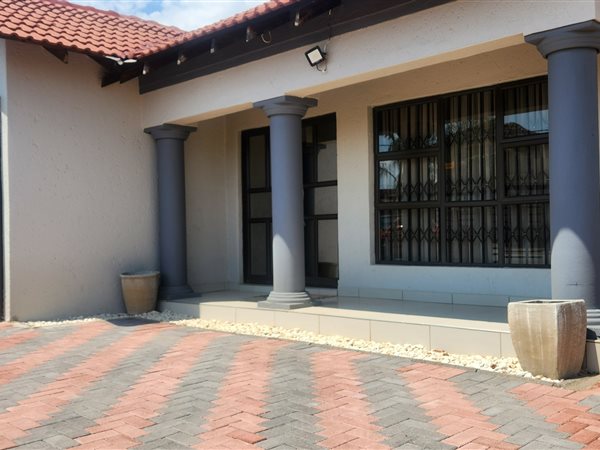 3 Bedroom House 3 Bedroom House