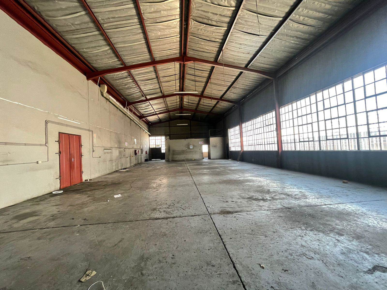 563  m² Industrial space in Sebenza photo number 4