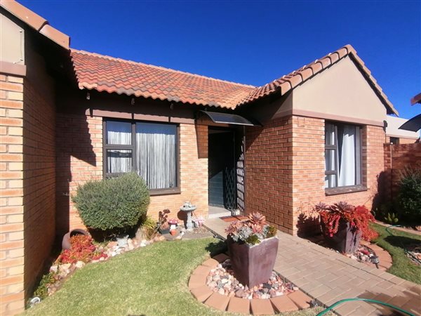 3 Bedroom Townhouse 3 Bedroom Townhouse