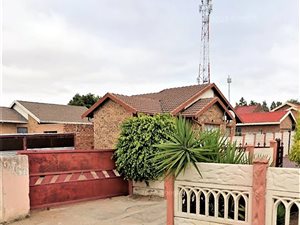 3 Bed House in Emdo Park