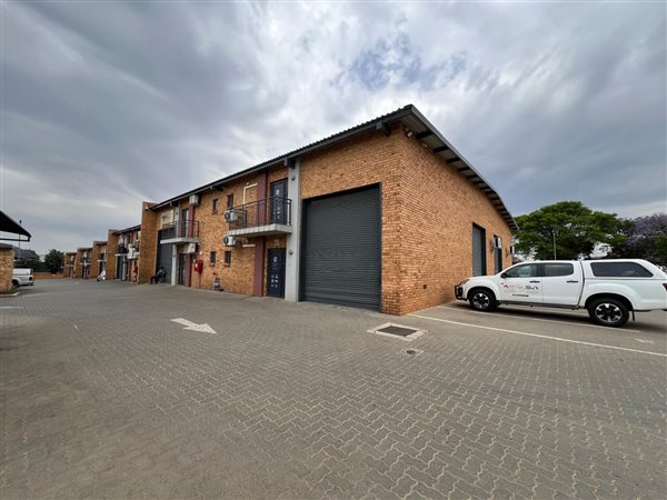 220  m² Industrial space