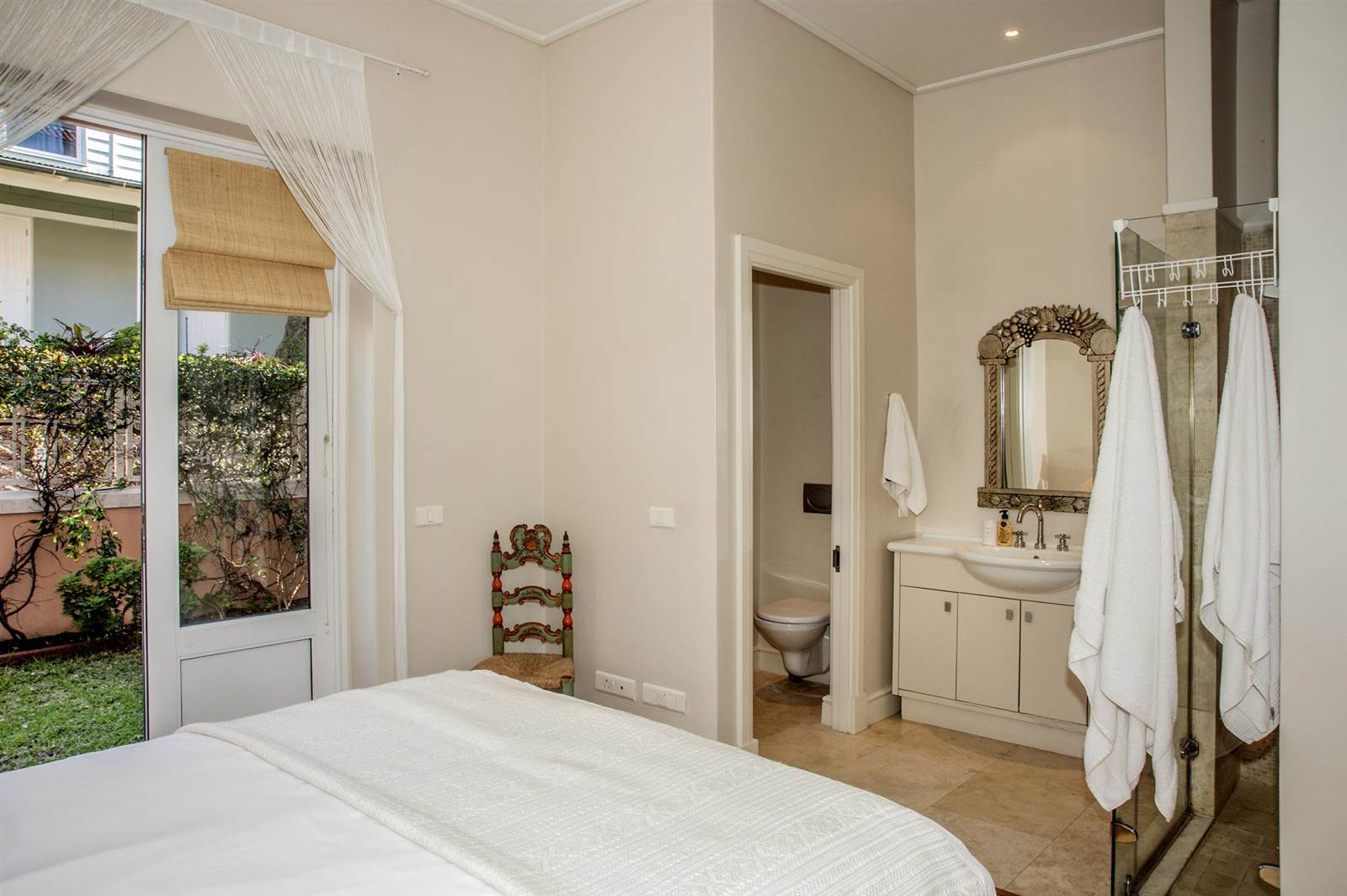 2 Bed Apartment in Kalk Bay photo number 13