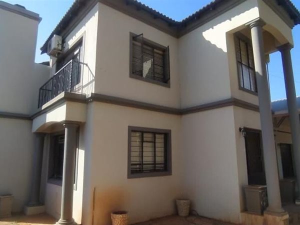 5 Bedroom House 5 Bedroom House