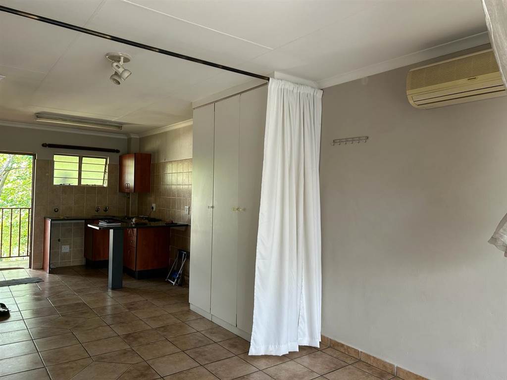Studio Apartment in Rietfontein photo number 5