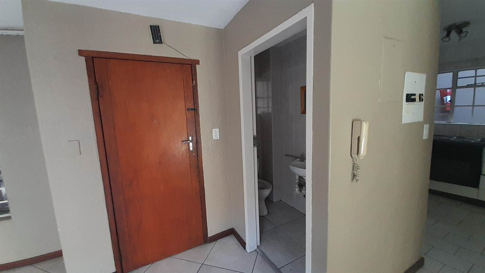 3 Bed Apartment in Corlett Gardens photo number 28