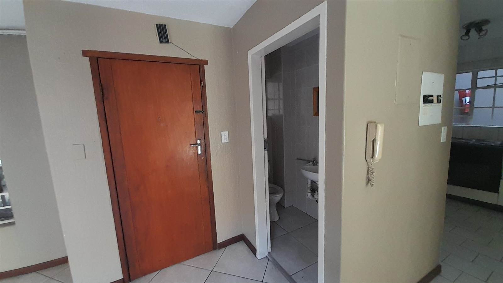3 Bed Apartment in Corlett Gardens photo number 14
