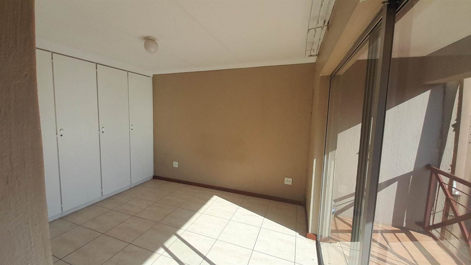 3 Bed Apartment in Corlett Gardens photo number 20