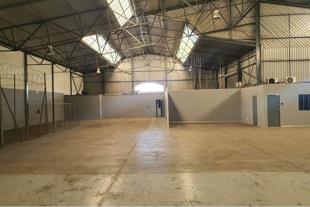 2250  m² Commercial space in North End photo number 9