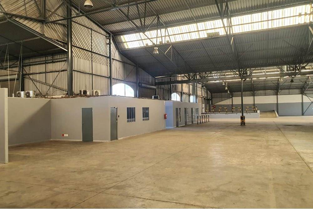 2250  m² Commercial space in North End photo number 4