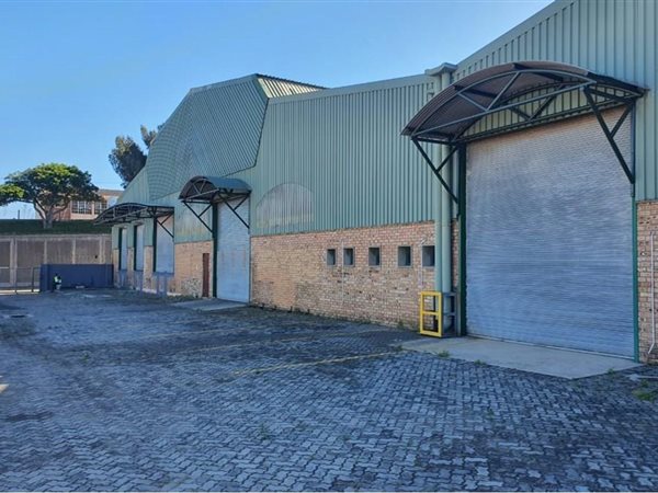 2250  m² Commercial space in North End