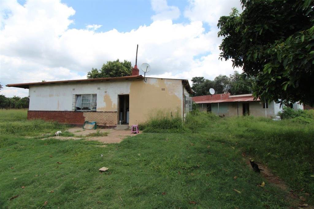 4 Bed House in Modimolle photo number 3