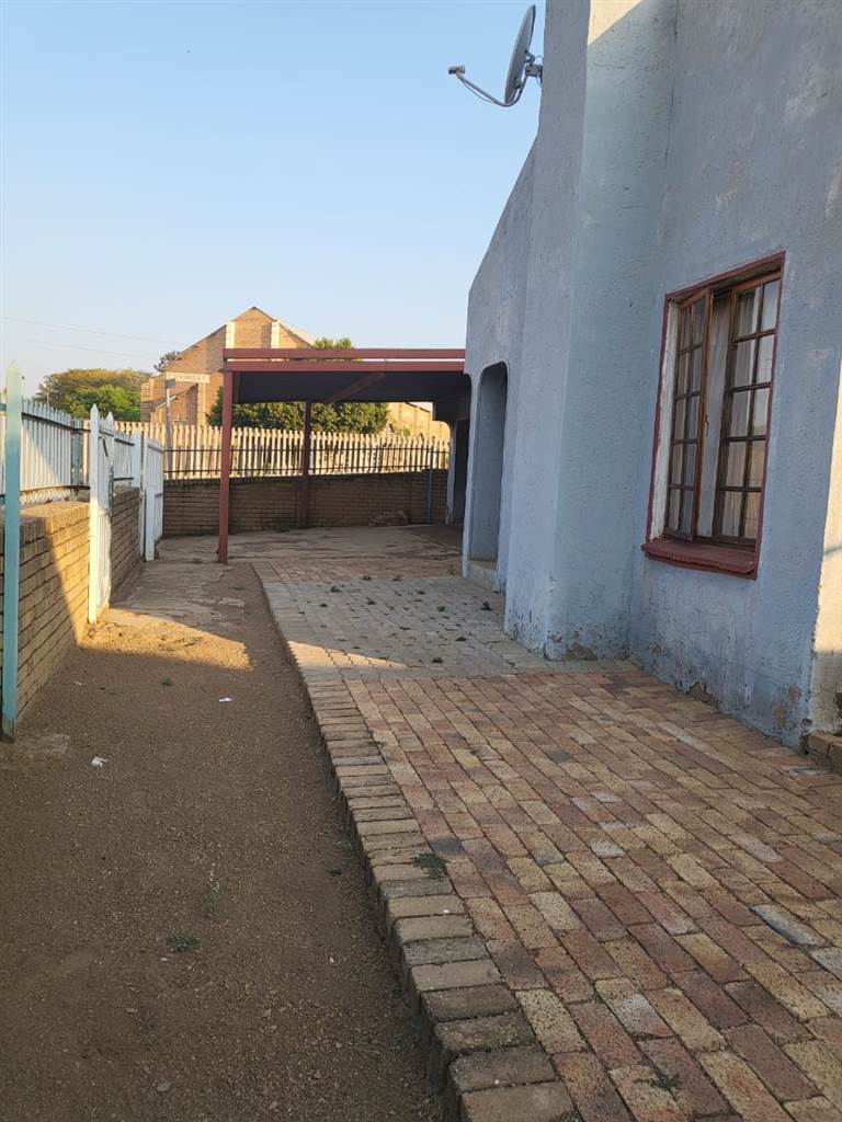 4 Bed House in Mamelodi photo number 7