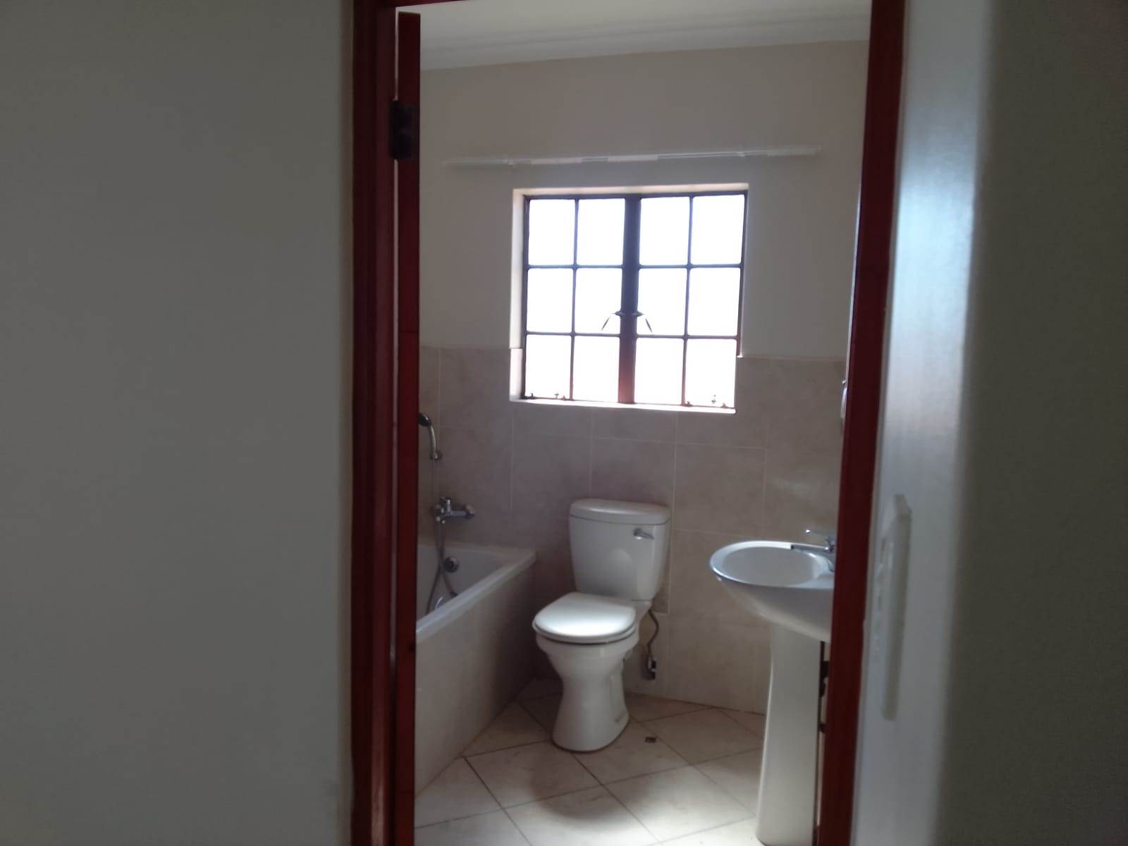 3 Bed Townhouse in Polokwane Central photo number 8
