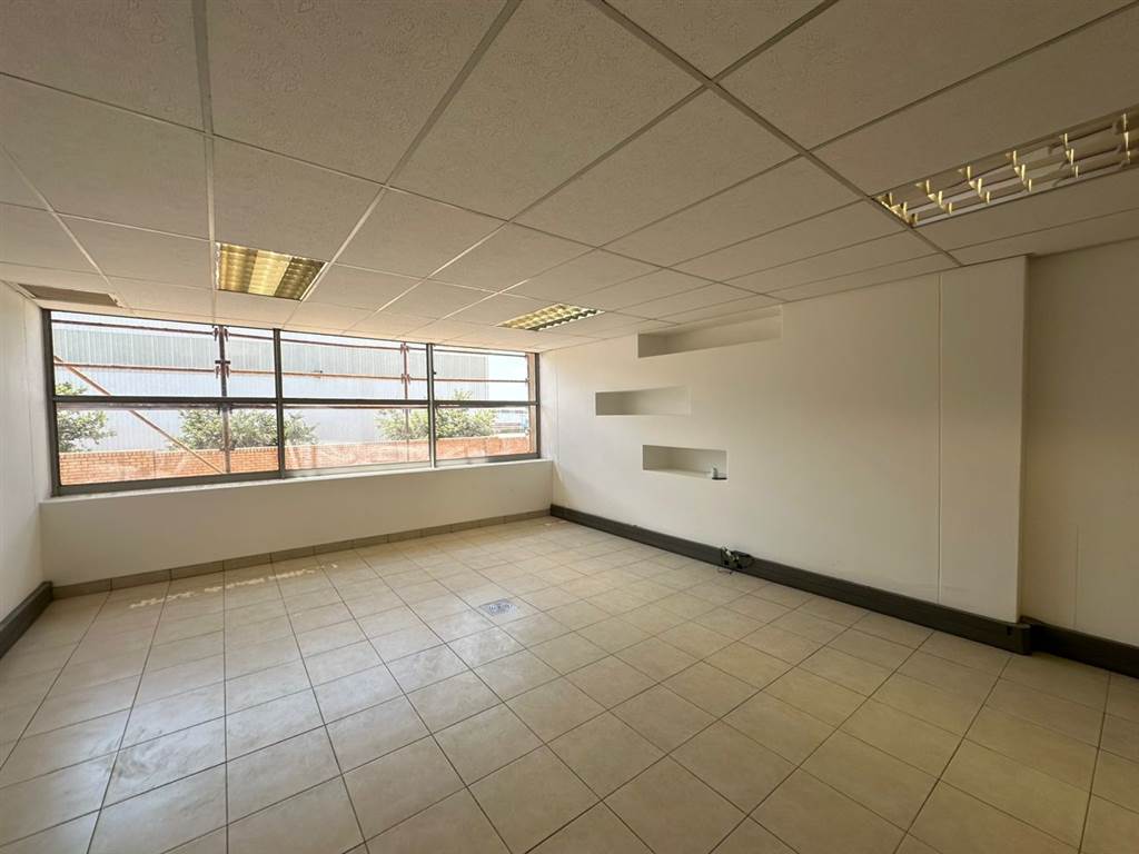 2559  m² Industrial space in Clayville photo number 10