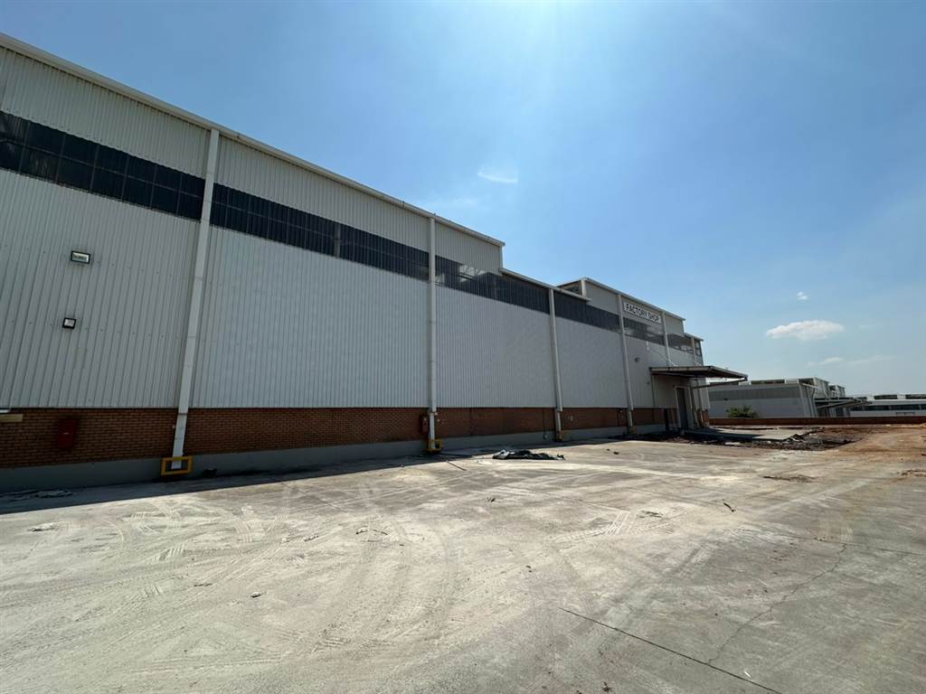 2559  m² Industrial space in Clayville photo number 2