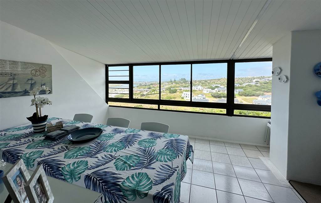 3 Bed Apartment in Stilbaai photo number 19