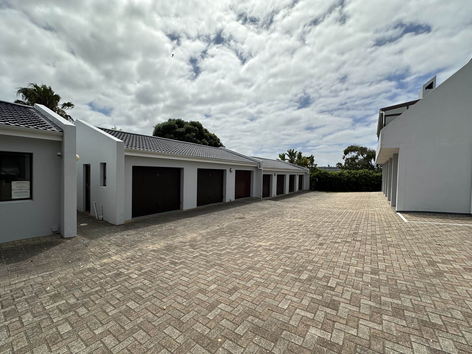 3 Bed Apartment in Stilbaai photo number 22