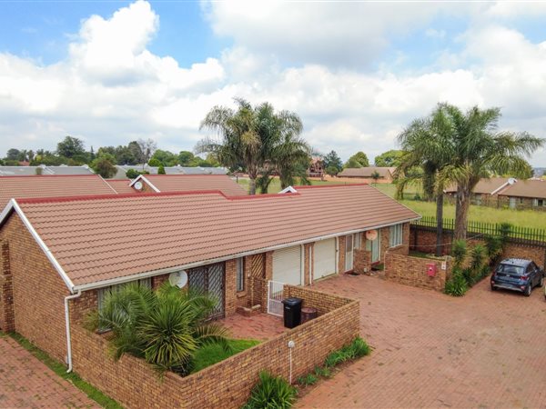2 Bedroom Townhouse 2 Bedroom Townhouse