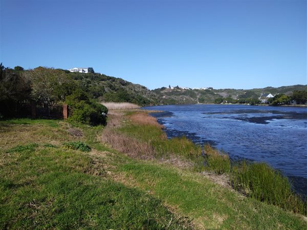 830 m² Land available in Great Brak River