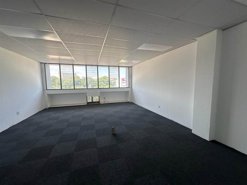 1210  m² Commercial space in New Redruth photo number 24
