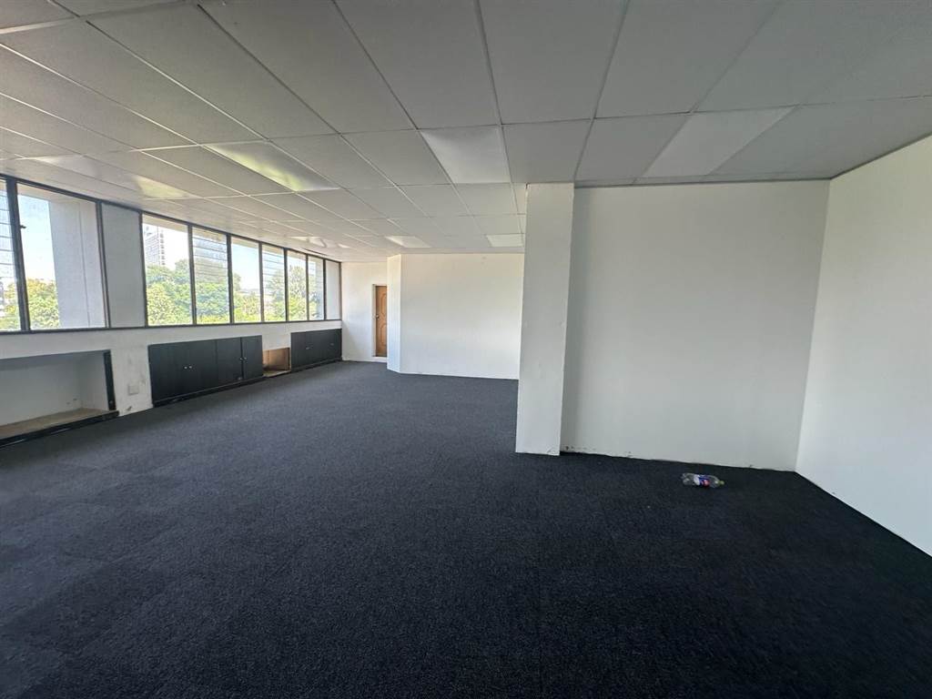 1210  m² Commercial space in New Redruth photo number 10
