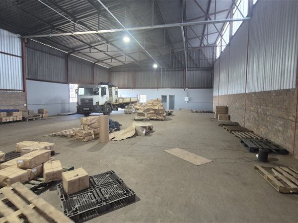 570  m² Industrial space