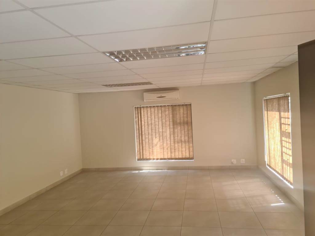 150  m² Commercial space in Rynfield photo number 9