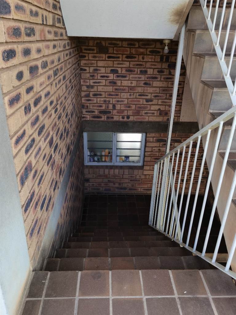 2 Bed Apartment in Pretoria North photo number 16
