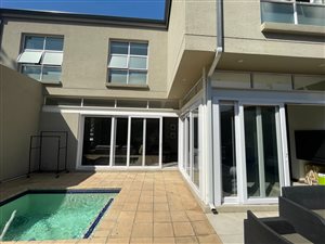 3 Bed Townhouse in Baileys Muckleneuk
