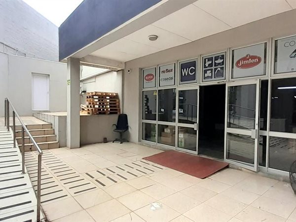 572  m² Retail Space