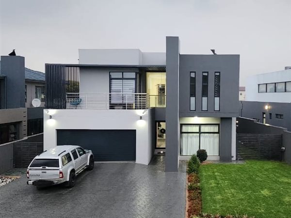 5 Bedroom House
