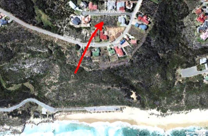 735 m² Land available in Dana Bay photo number 2