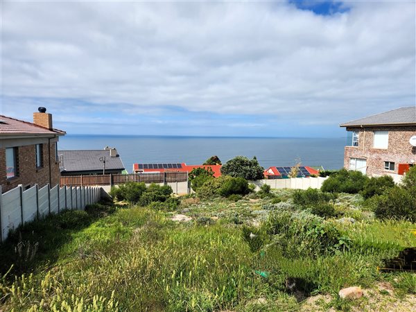 735 m² Land available in Dana Bay