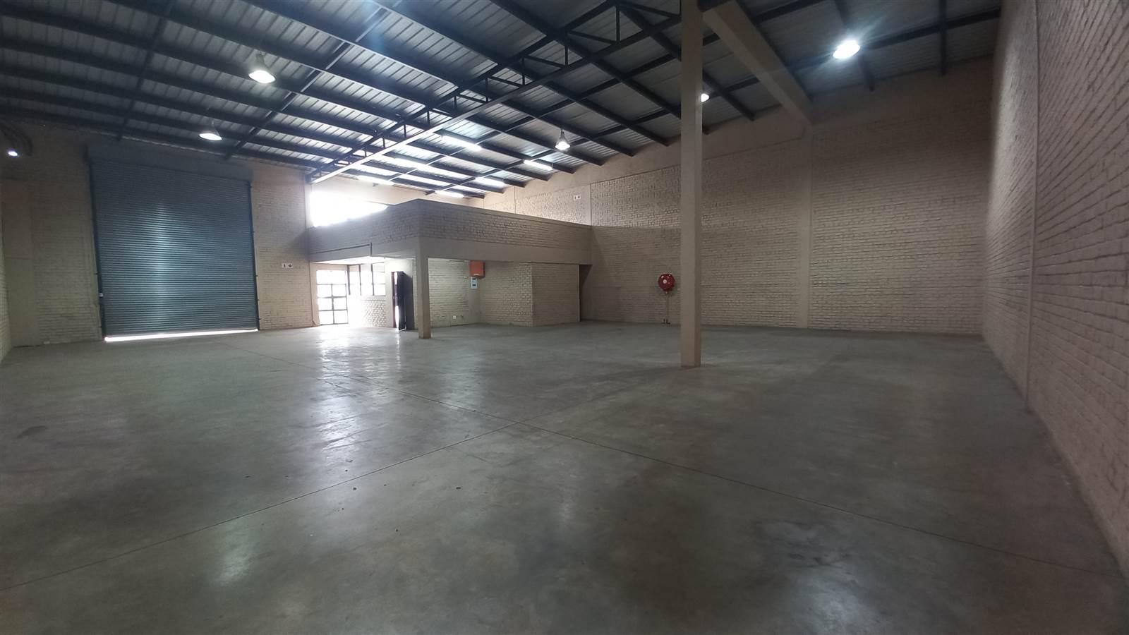 396  m² Industrial space in Pomona photo number 8