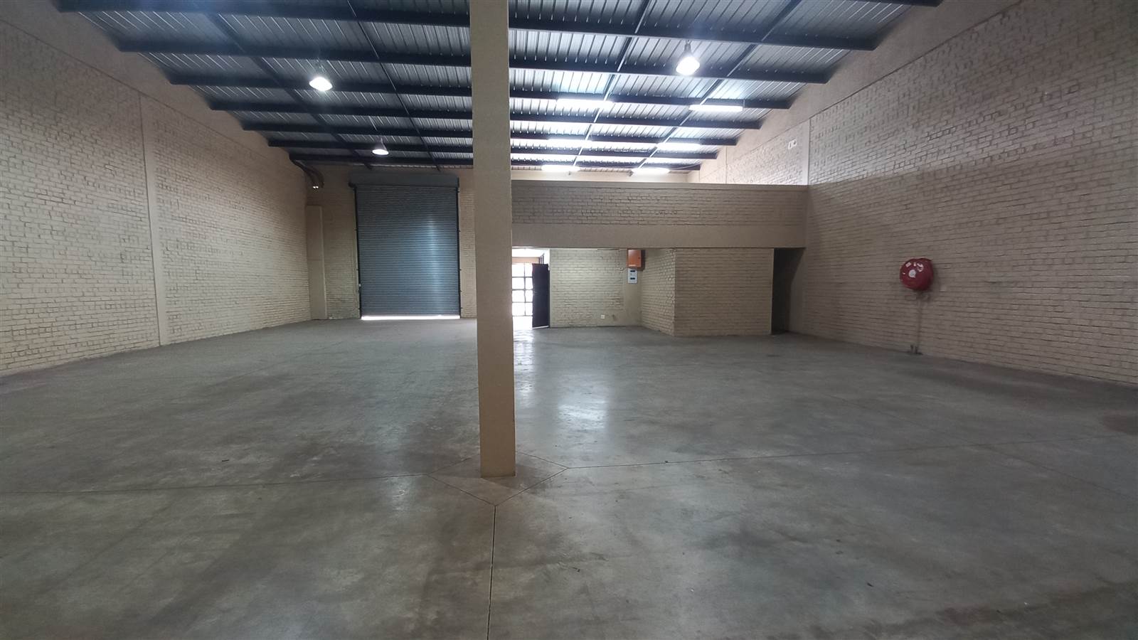 396  m² Industrial space in Pomona photo number 9