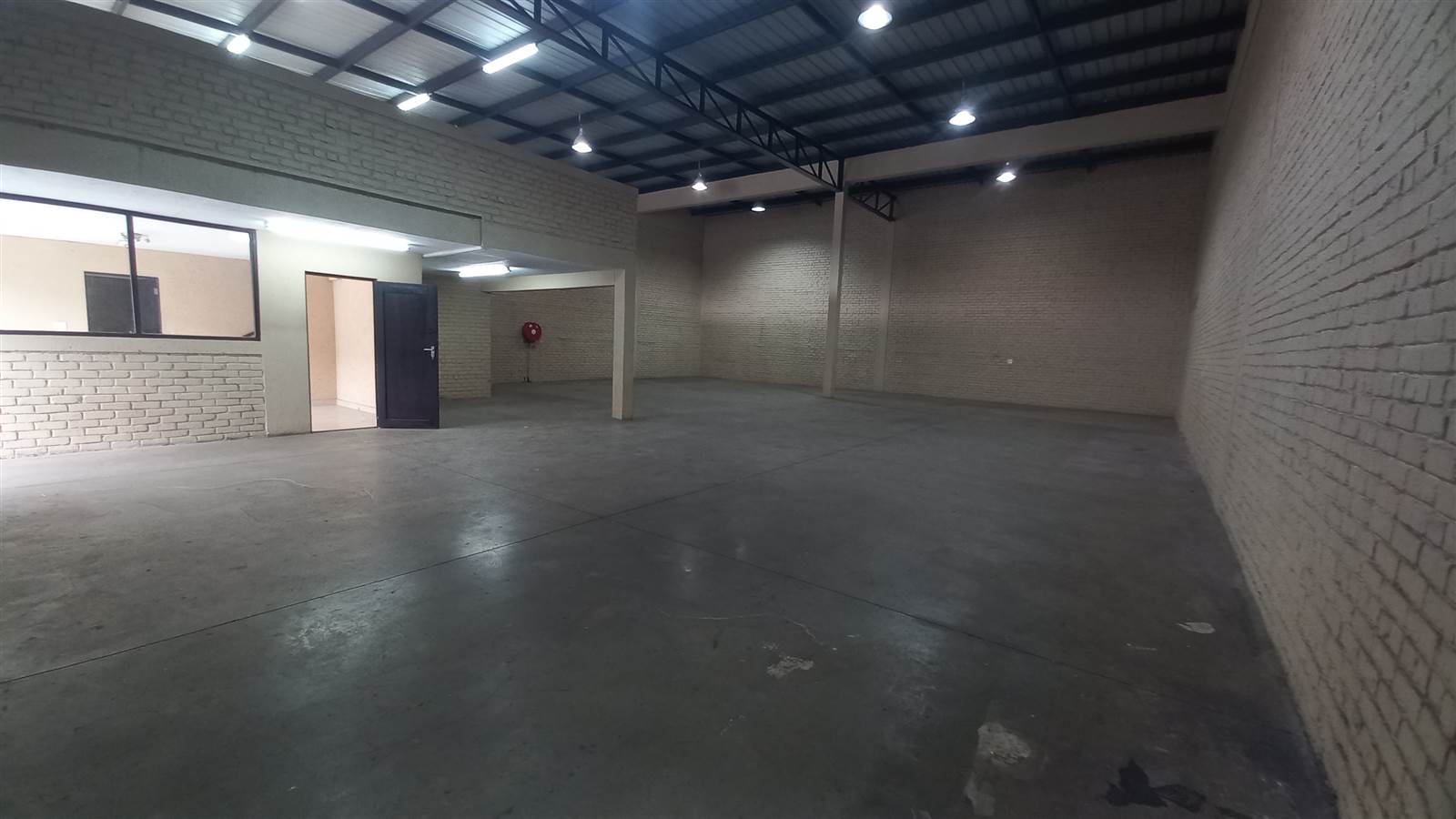 396  m² Industrial space in Pomona photo number 5