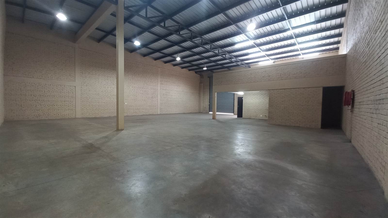 396  m² Industrial space in Pomona photo number 10