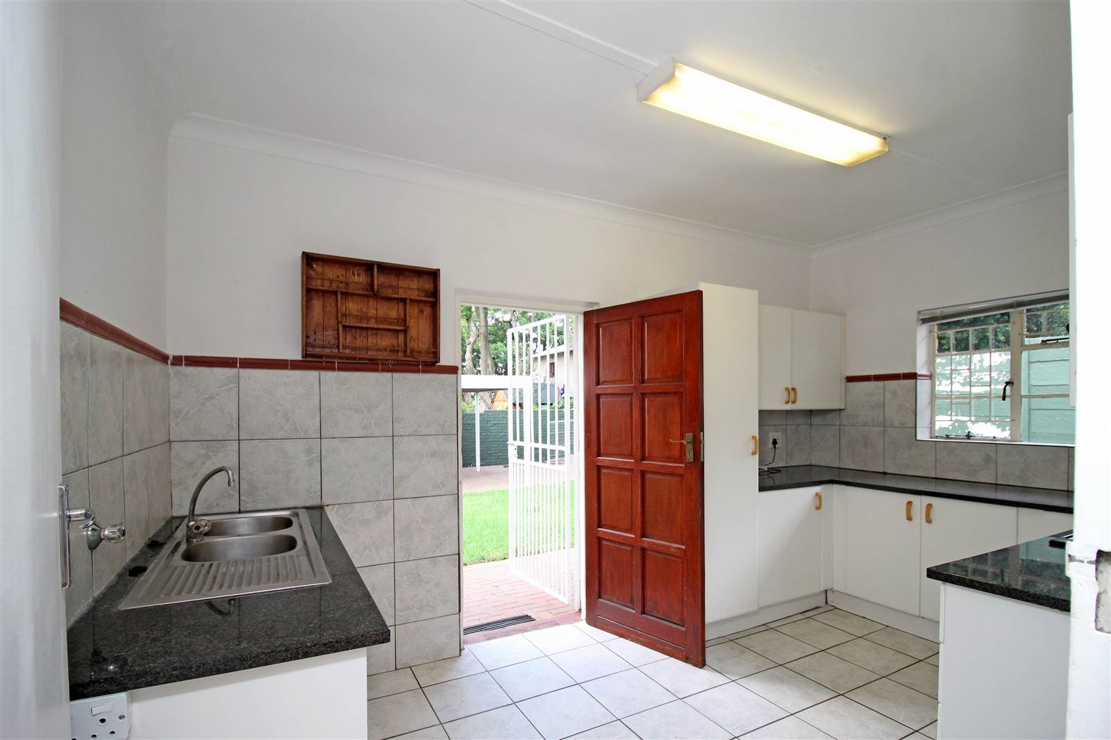 3 Bed House in Modderfontein photo number 5
