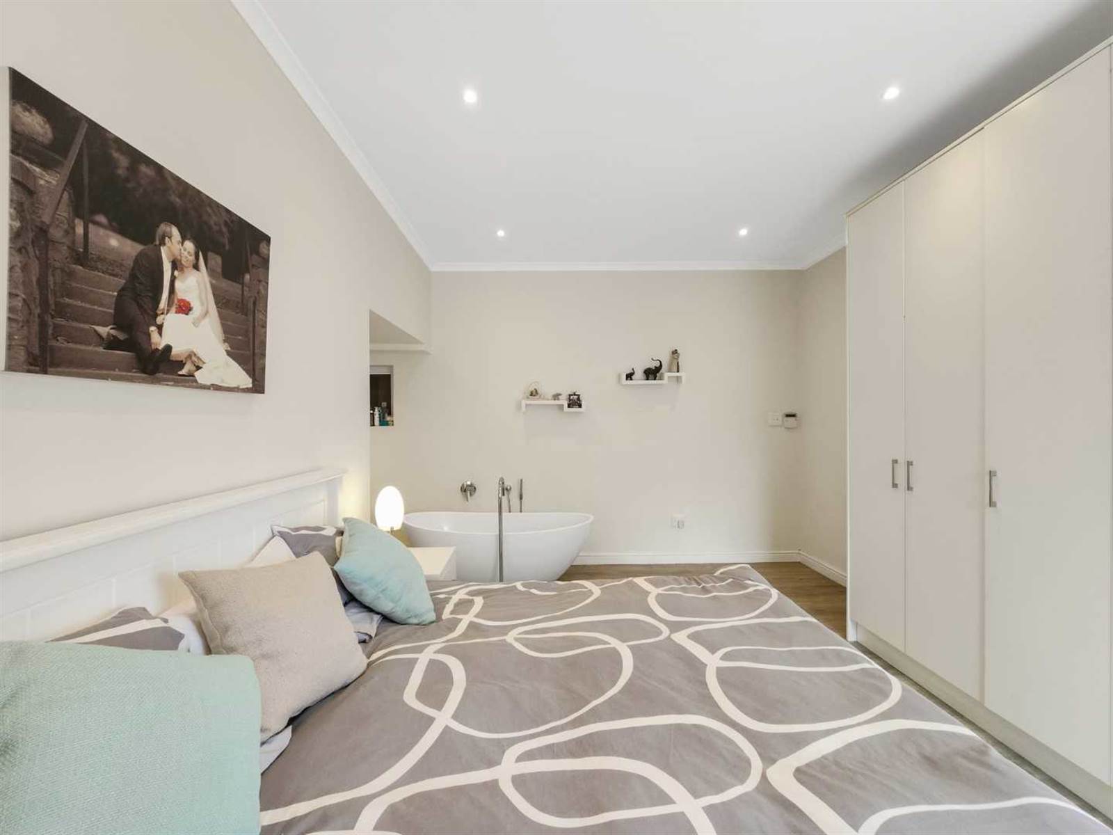 3 Bed Apartment in Fresnaye photo number 14
