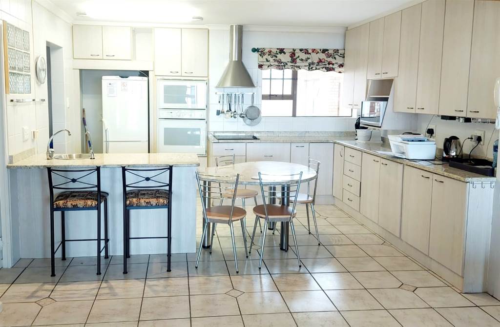 3 Bed House in Mossel Bay Central photo number 17