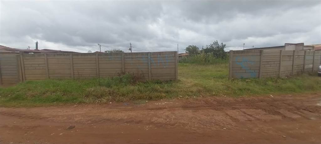 800 m² Land available in Kibler Park photo number 1