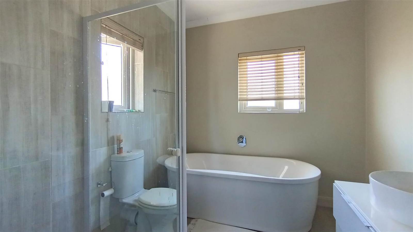 3 Bed Townhouse in Kyalami Hills photo number 21