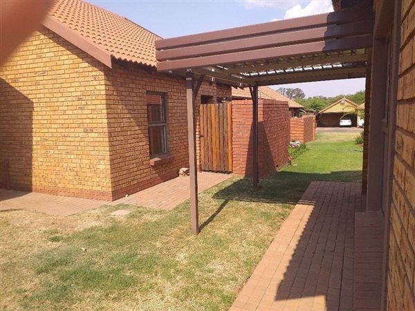 2 Bed Townhouse in Willow Park Manor