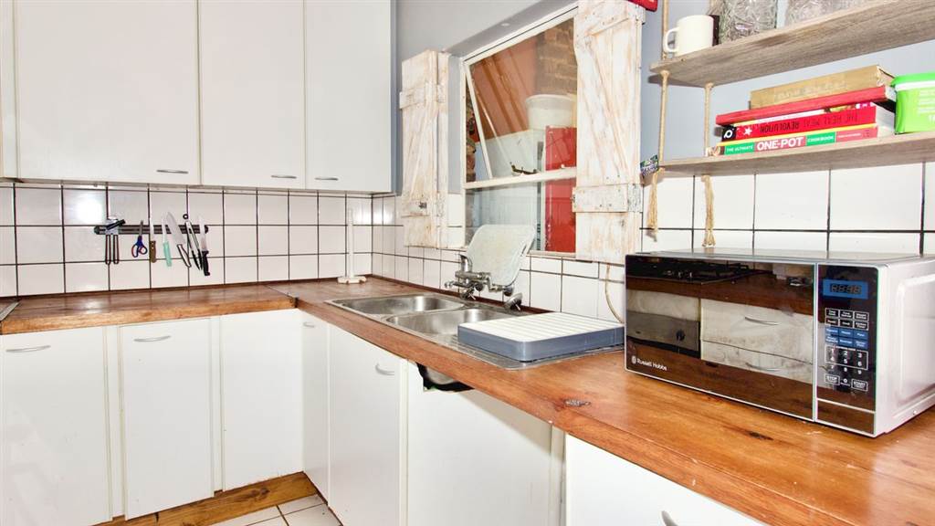 1 Bed Townhouse in Pierre van Ryneveld photo number 6