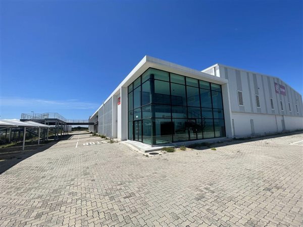 6 000  m² Industrial space