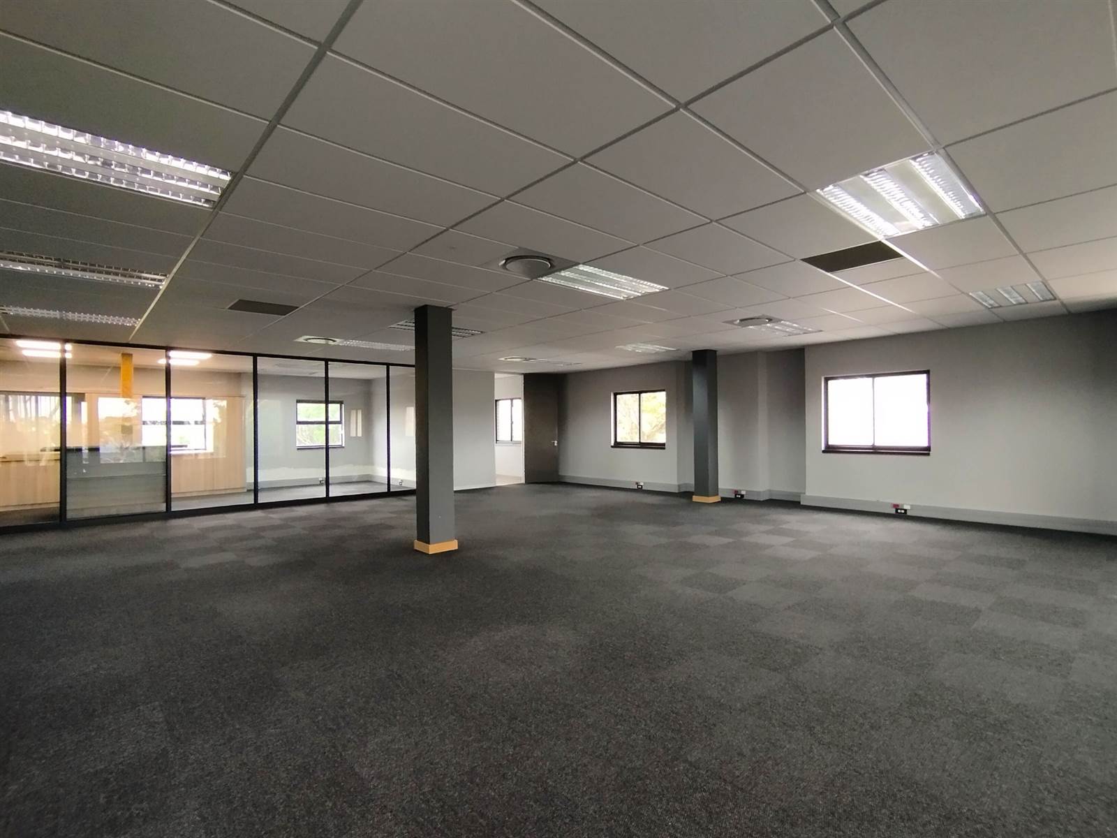 424  m² Office Space in Westville photo number 8