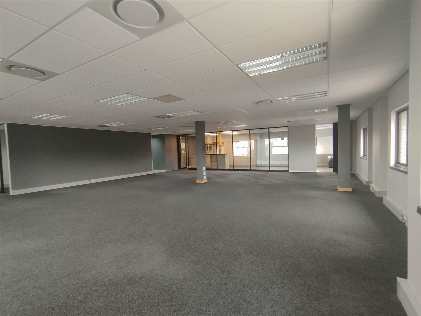 424  m² Office Space in Westville photo number 9